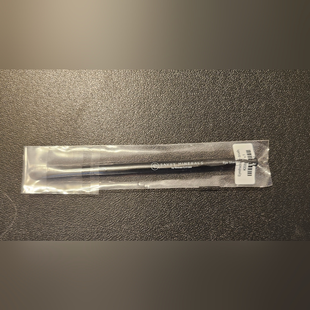 Brand New Savvy Minerals Eye Shadow Brush